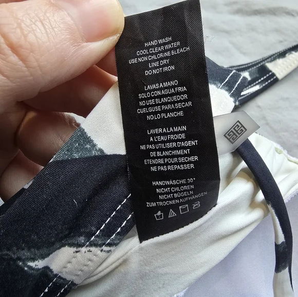 Miraclesuit Monochrome Graphic One Piece - Picture 11 of 11